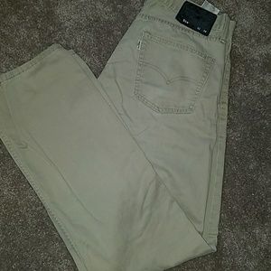 Men's Levi Khaki jeans Size 32x34